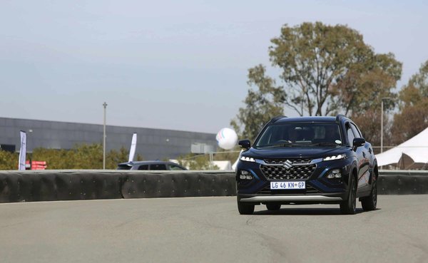 Can You Customize the Electronic Throttle Control for Better Response in a Chrysler 300?